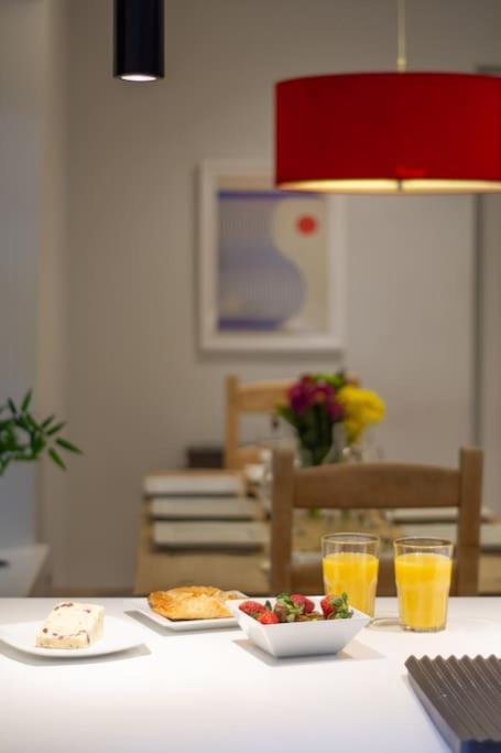 Edge14- Spacious, Stylish And Near The Beach! New Quay Esterno foto